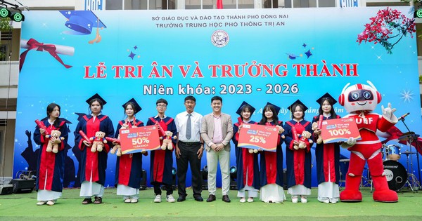 Hành trình UEF đến 300 trường THPT, tặng 2.000 suất học bổng cho thí sinh