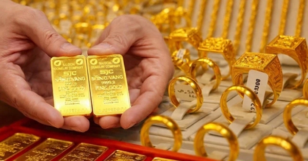 Giá vàng hết thời tăng điên cuồng, những người mua 'đu đỉnh' thua lỗ thế nào?