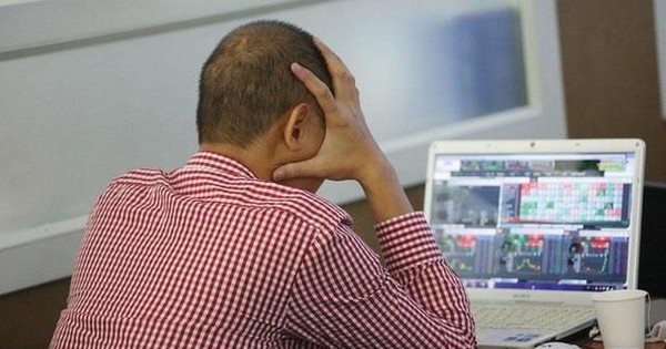 Tiền vào chứng khoán xuống mức thấp nhất 2 tháng, điều gì đang diễn ra?