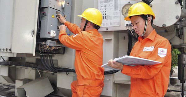 Bộ Công Thương sửa Thông tư, áp ngay giá điện theo khung giờ cao điểm mới