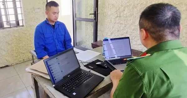 Khởi tố 10 đối tượng liên quan website bóng đá lậu 