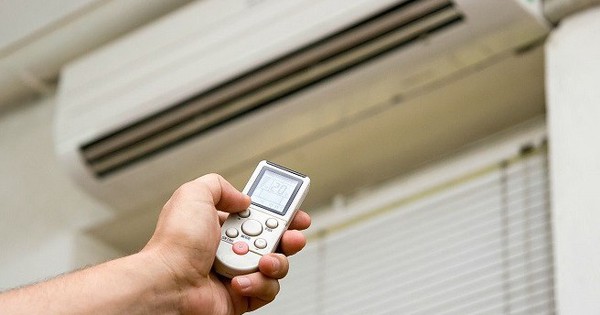 Hiện tượng điều hòa đang bật thì tự tắt