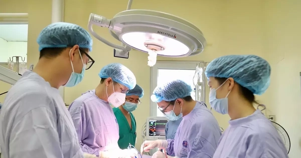 Cắt khối u phổi chiếm gần hết lồng ngực vì bỏ lỡ thời điểm vàng phát hiện bệnh