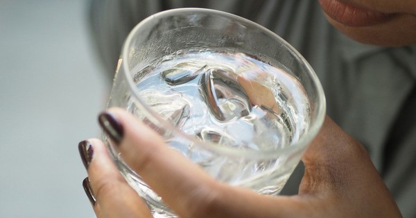 Uống nước đá kiểu này, nhập viện chỉ là sớm muộn