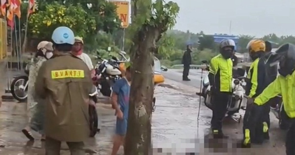 Hai cha con từ TPHCM đi mô tô phân khối lớn gặp nạn trên Quốc lộ 1