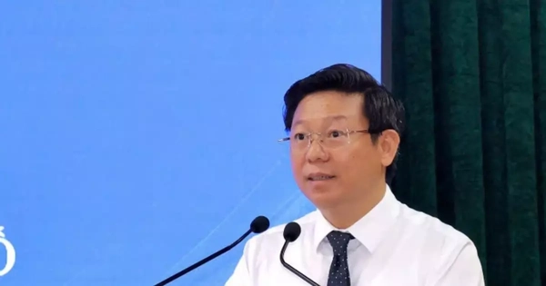 Hát nhép, nhạc rác, sáng tác bằng AI: Báo động đỏ showbiz Việt