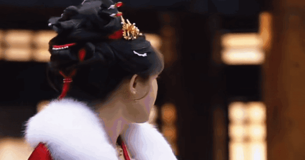 Riêng về nhan sắc mỹ nhân này cần bao nhiêu có bấy nhiêu: Đôi mắt trăng lưỡi liềm đẹp nhất showbiz, khen vạn lần không đủ