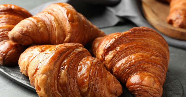 Croissant - chiếc bánh nhiều người Việt không biết cách đọc: Đừng phát âm “cờ-roi-sừn” nữa!
