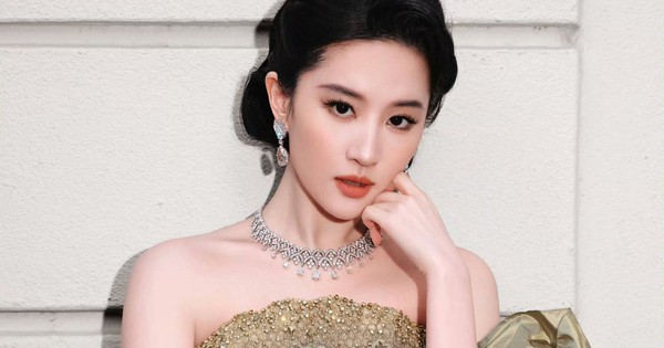 Lưu Diệc Phi dạy cho Triệu Lộ Tư, Bạch Lộc một bài học