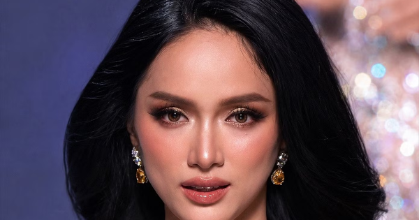 Phần ứng xử đưa Hương Giang trở thành Á hậu Hòa bình Quốc tế All Stars