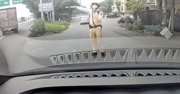 Xác minh việc tuyển sinh của người xưng thầy dạy lái xe hỏi CSGT 'em biết anh không'