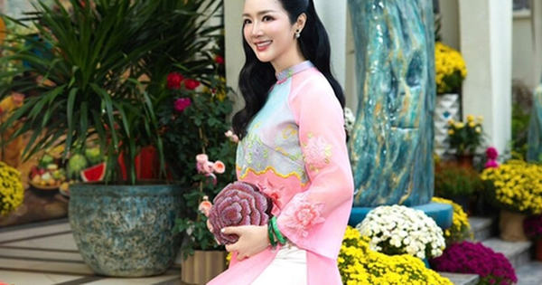 Đại mỹ nhân showbiz 55 tuổi vẫn độc thân, ở biệt thự 1.000m²: Phòng khách chứa được 200 người, nhà đẹp đến mức đi mỏi chân chưa hết