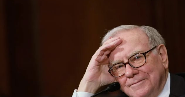 Warren Buffett ôm gần 400 tỷ USD tiền mặt, chê thị trường giống 'sòng bạc': 60 năm đầu tư chỉ có đúng 5 năm thực sự béo bở, thời gian còn lại 'nằm im'