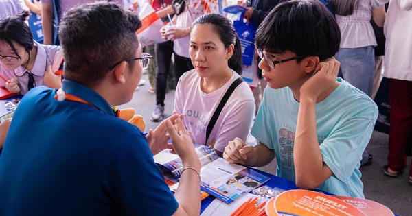 HUFLIT xét học bạ nhận học bổng từ 15/4: Chủ động chọn tương lai, chinh phục ước mơ đại học