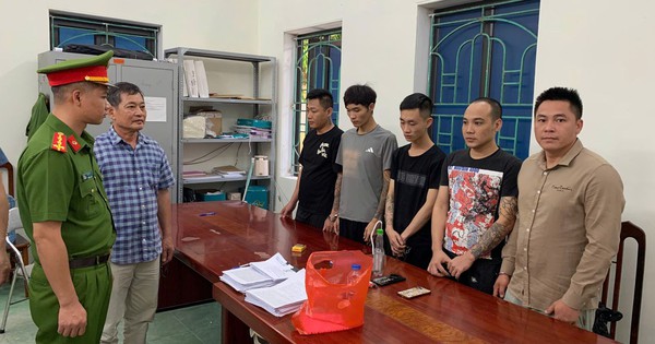 Kiểm tra chỗ ở, bắt chủ nhà Nguyễn Văn Dương và 3 người