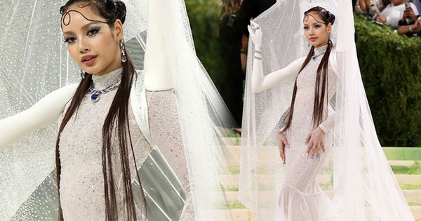 Bức ảnh trị giá 518 tỷ đồng của Lisa ở Met Gala