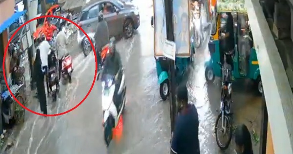Đang dắt xe trên đường, nam thanh niên bị điện giật tử vong
