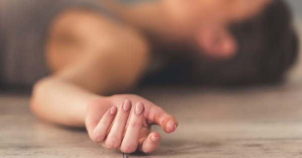 Người phụ nữ 26 tuổi tử vong, bác sĩ cảnh báo 3 dấu hiệu 