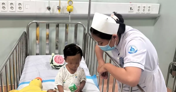 Rơi nước mắt nghe bé trai 2 tuổi bị bạo hành khóc gọi mẹ mỗi đêm