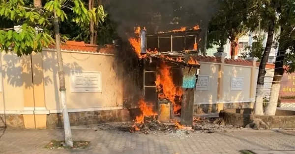 Cây ATM ở Cà Mau cháy dữ dội lúc sáng sớm