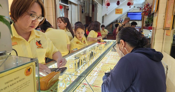 Sáng 9-5, giá vàng miếng SJC, vàng nhẫn cao nhất trong 1 tuần
