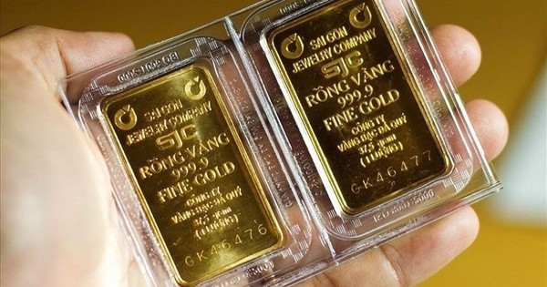 Năm 2011 đu đỉnh vàng rồi mòn mỏi chờ 10 năm mới "