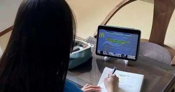 Nữ thủ khoa "bi kịch nhất": Thi đại học điểm cao n