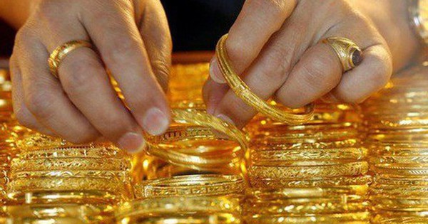Có 100 triệu đồng, nên mua vàng miếng hay vàng nhẫ