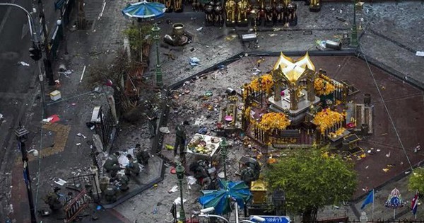 Vụ đánh bom rúng động giữa trung tâm Bangkok khiến hơn 140 n
