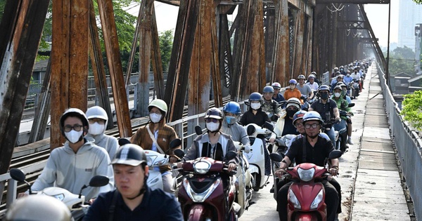 Hà Nội dự kiến chỉ hỗ trợ người nghèo chuyển đổi xe xăng san