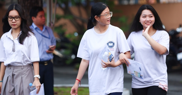 CẬP NHẬT: Gợi ý đáp án môn Văn thi tốt nghiệp THPT 2026