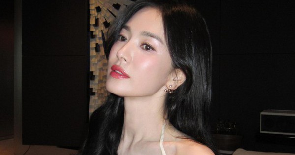 Hình ảnh mới của Song Hye Kyo khiến Suzy cũng phải cảm thán