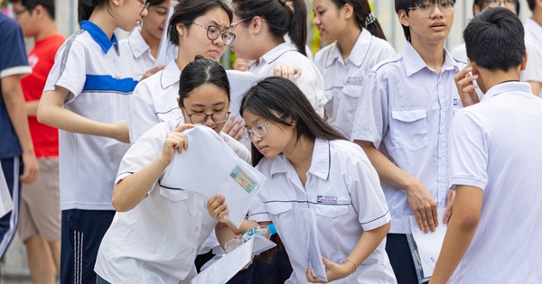 Điểm chuẩn lớp 10 Hà Nội: Mức điểm nào là an toàn với thí sinh?