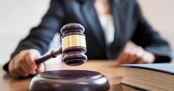 Ngân hàng khởi kiện loạt người dùng thẻ tín dụng: Lãi suất trên 30%, nợ xấu nhiều năm không trả