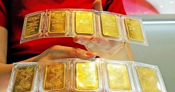 Giá vàng hôm nay 2/6: Tiếp tục rơi về đáy gần 1 tháng, thấp hơn đỉnh lịch sử gần 34 triệu đồng/lượng