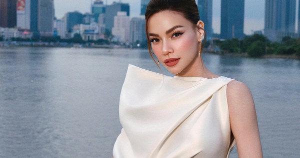 “Mỹ nhân đắt giá nhất showbiz” ở biệt thự 30 tỷ ven sông giữa lòng Thảo Điền: Đẳng cấp thượng lưu là đây!