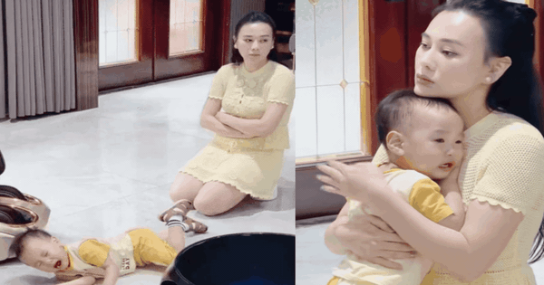 Cặp song sinh nhà Phương Oanh bước vào khủng hoảng tuổi lên 2, vừa khóc vừa ăn vạ khiến mẹ bỉm hoa mắt chóng mặt