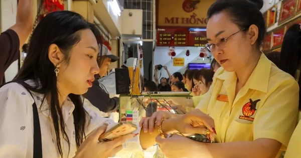 Lý do nhiều người dồn tiền mua vàng trang sức