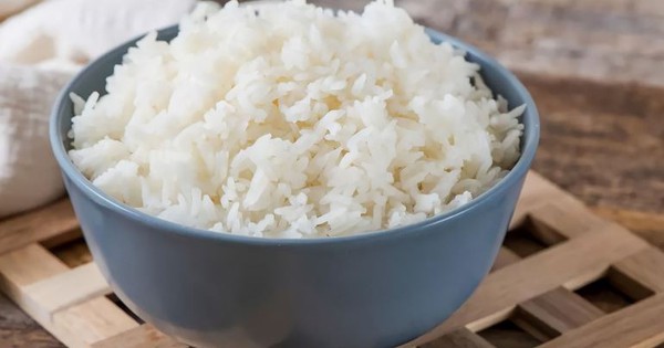 Bỏ ăn cơm suốt nửa năm, người đàn ông sốc nặng khi nhận 