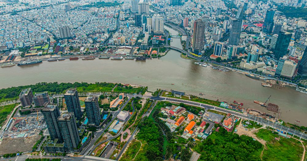 Khối bê tông hơn 100.000 tấn được dìm sâu 27m dưới lòng sông, tiếng 