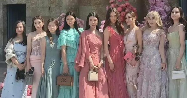 Nhìn dàn phù dâu trong hôn lễ Hề Mộng Dao và Hà Du Quân liền hiểu thế nào là 