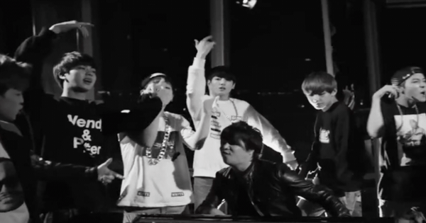 Việt Nam có nghệ sĩ vươn tầm quốc tế đỉnh thế này: Sản xuất nhạc cho BTS, cha đẻ loạt hit châu Á, đang nổi tiếng bỗng biến mất