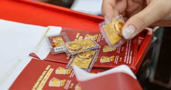 Mất tới 1 triệu đồng/lượng chỉ sau một đêm, giá vàng trong nước tiếp tục dò đáy
