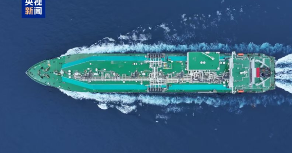 Phát hiện tàu Trung Quốc thể tích 174.000 mét khối, dài 299 mét, boong rộng bằng 3 sân bóng bắt đầu di chuyển, thực hiện nhiệm vụ quan trọng với 3,3 triệu gia đình