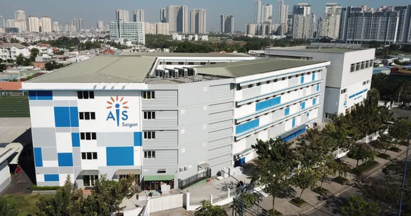 TP.HCM có 1 ngôi trường sở hữu 3 cơ sở hiện đại, sân bóng chuẩn FIFA và khu nội trú cao cấp, thu học phí gần 1 tỷ đồng/năm