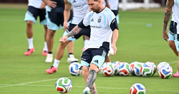 Có là GOAT Messi cũng phải 