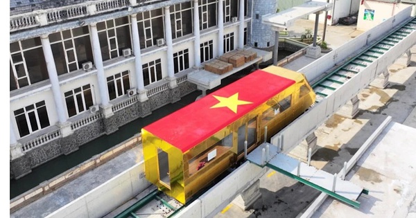 Việt Nam vừa có đoàn tàu dát vàng được chạy thử dưới lòng đấ