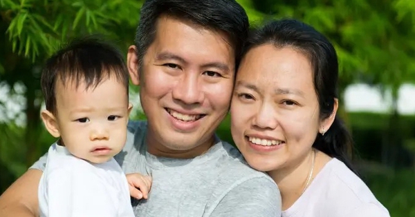 Khi con cái hỏi bạn còn bao nhiêu tiền, những bậc cha mẹ có 