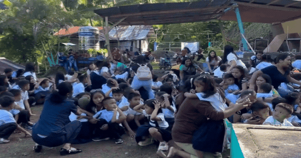 Động đất 7,8 độ ở Philippines: Ít nhất 15 người thiệt mạng, 