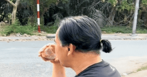 NSƯT ăn lá cây để cầm cự qua ngày giờ là Phó Chủ tịch, ở biệ